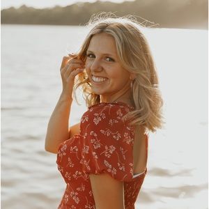 Meet your Posher, Gabriella